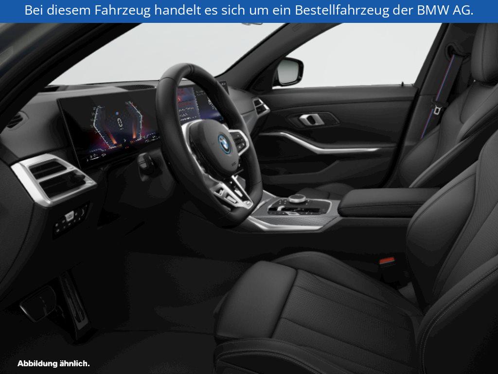 Fahrzeugabbildung BMW 330e Limousine