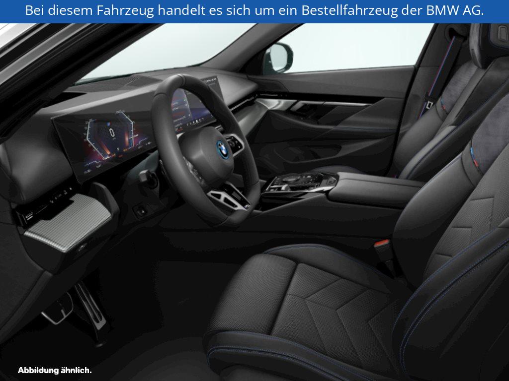 Fahrzeugabbildung BMW i5 eDrive40 Limousine