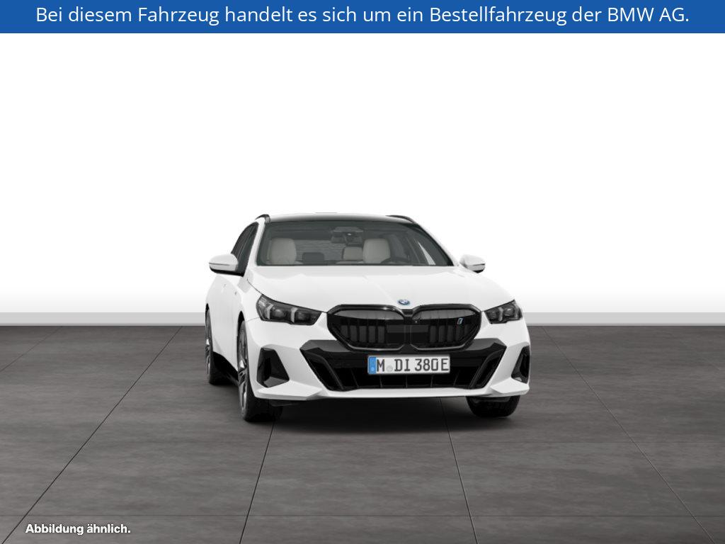 Fahrzeugabbildung BMW i5 eDrive40 Touring