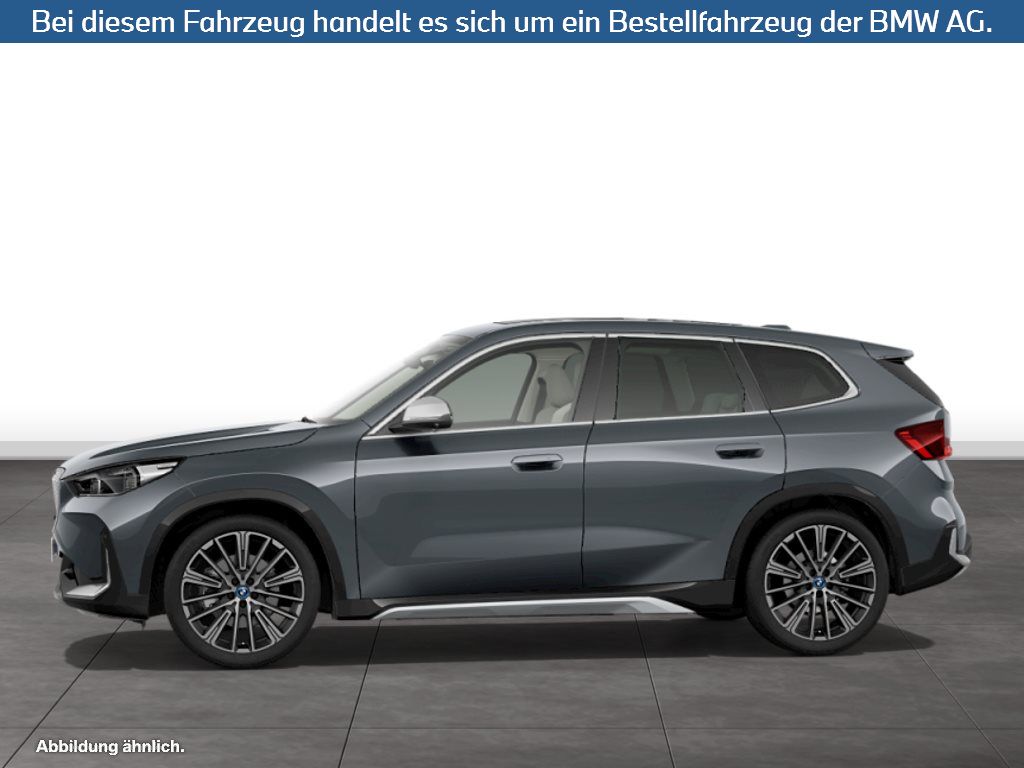 Fahrzeugabbildung BMW iX1 xDrive30