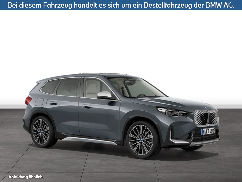 Fahrzeugabbildung BMW iX1 xDrive30