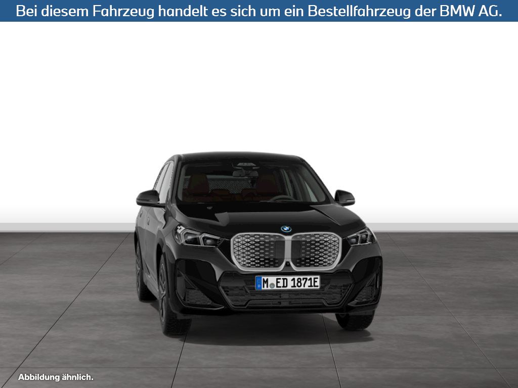 Fahrzeugabbildung BMW iX1 xDrive30