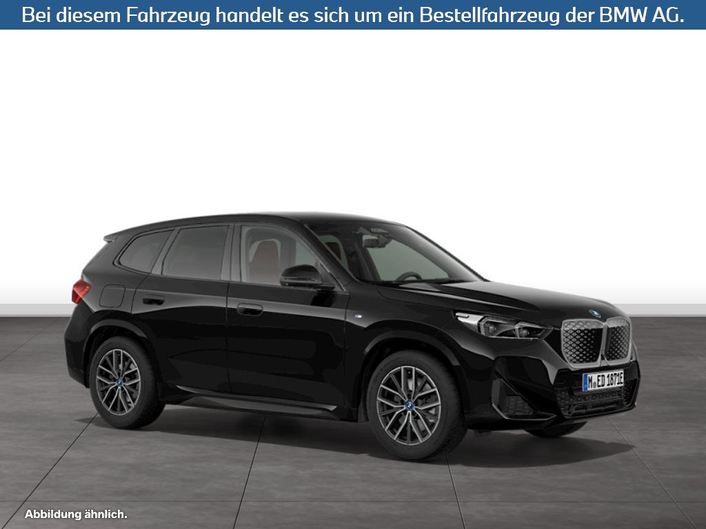 Fahrzeugabbildung BMW iX1 xDrive30