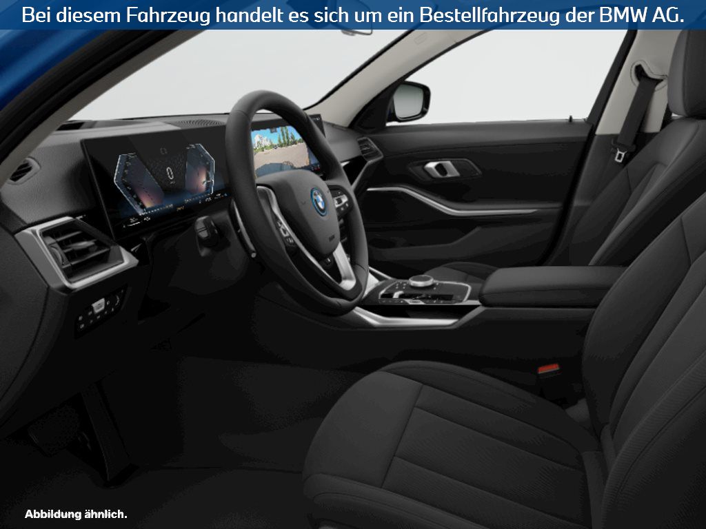 Fahrzeugabbildung BMW 330e Touring