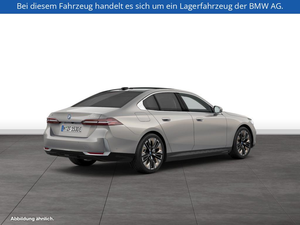 Fahrzeugabbildung BMW 550e xDrive Limousine
