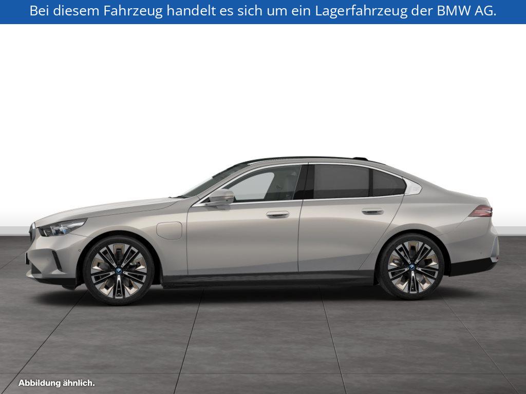 Fahrzeugabbildung BMW 550e xDrive Limousine