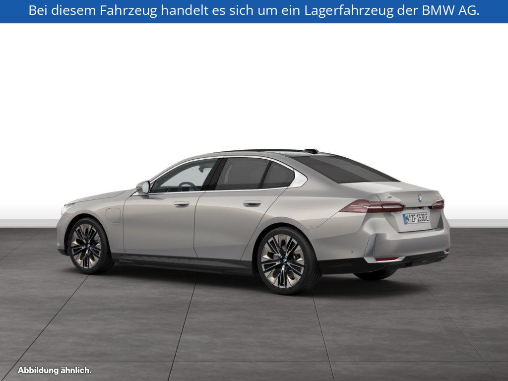 Fahrzeugabbildung BMW 550e xDrive Limousine