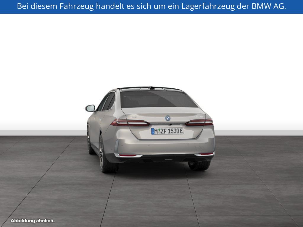 Fahrzeugabbildung BMW 550e xDrive Limousine