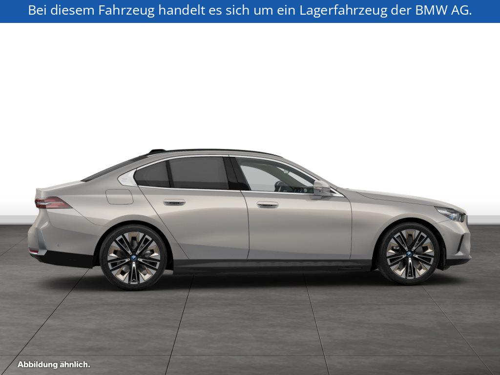 Fahrzeugabbildung BMW 550e xDrive Limousine