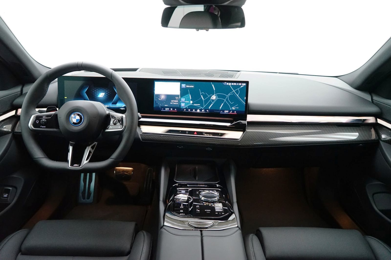Fahrzeugabbildung BMW i5 eDrive40 [M Sport, HUD, AHK, ACC, GSD, 20 LMR]