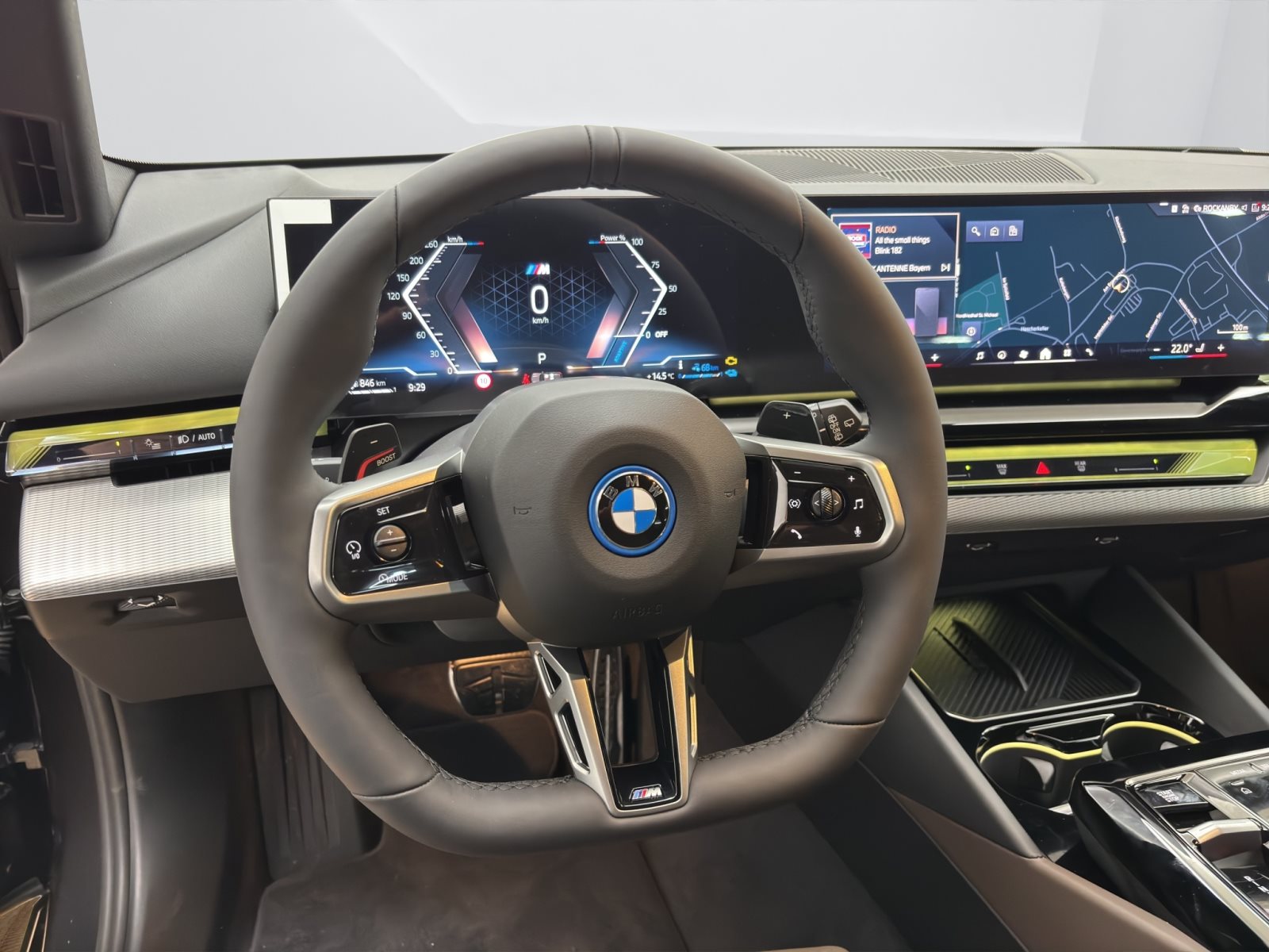 Fahrzeugabbildung BMW 530e Touring [M Sport, AHK, ACC, RFK, h&k Sound]
