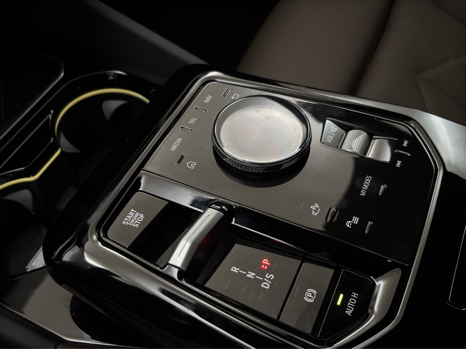 Fahrzeugabbildung BMW 530e Touring [M Sport, AHK, ACC, RFK, h&k Sound]