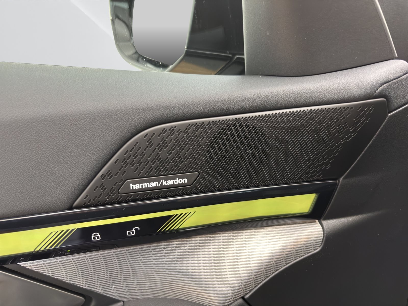 Fahrzeugabbildung BMW 530e Touring [M Sport, AHK, ACC, RFK, h&k Sound]