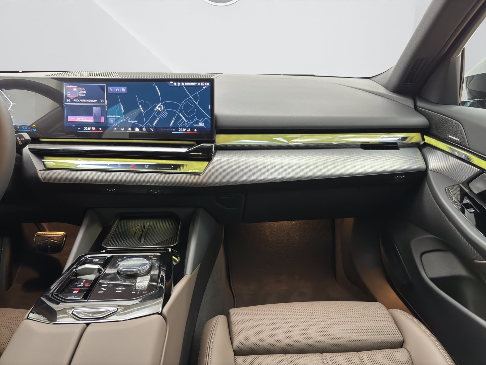 Fahrzeugabbildung BMW 530e Touring [M Sport, AHK, ACC, RFK, h&k Sound]