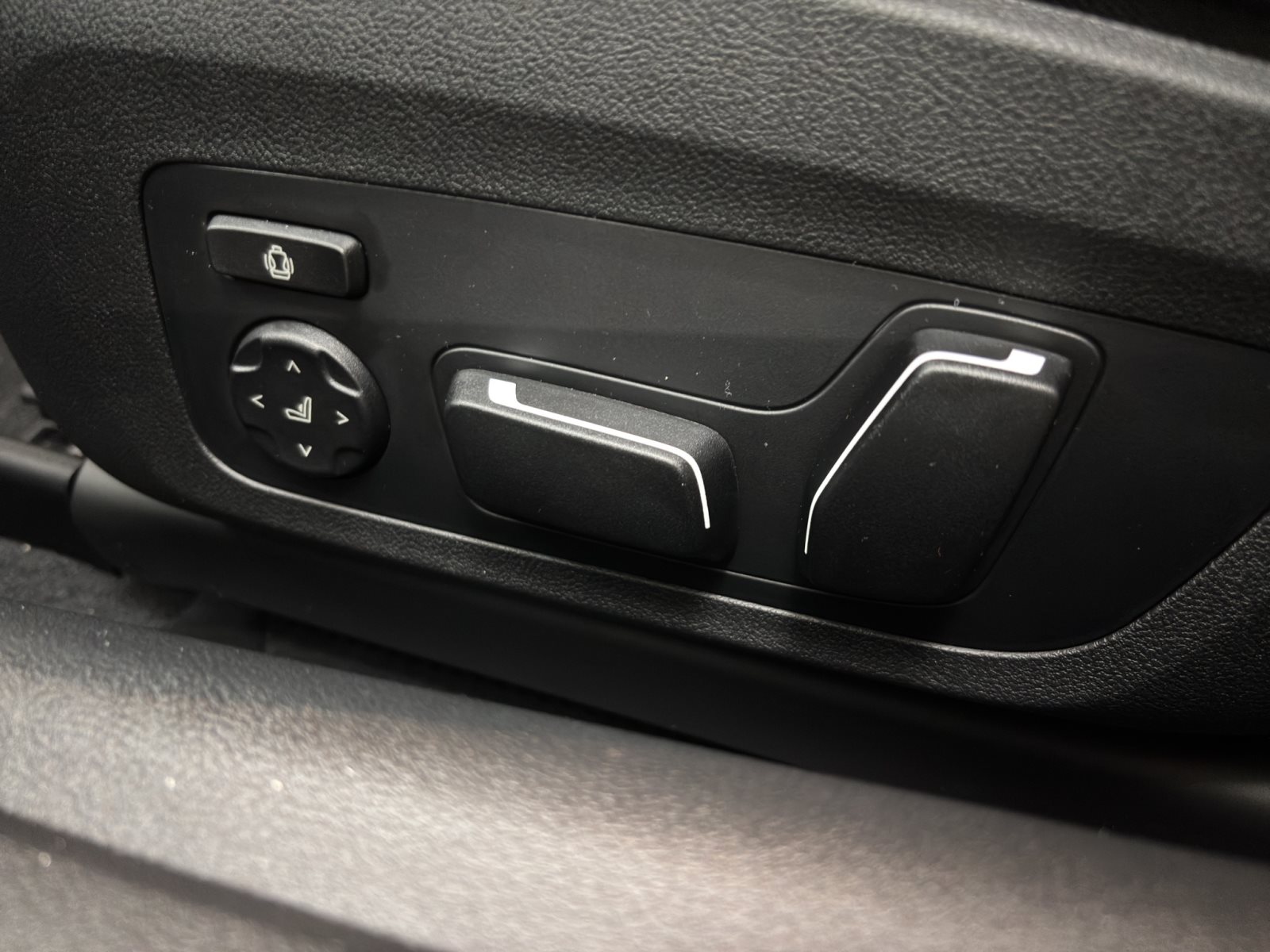 Fahrzeugabbildung BMW M4 Competition Coupé xDrive [HUD, ACC, h&k Sound]