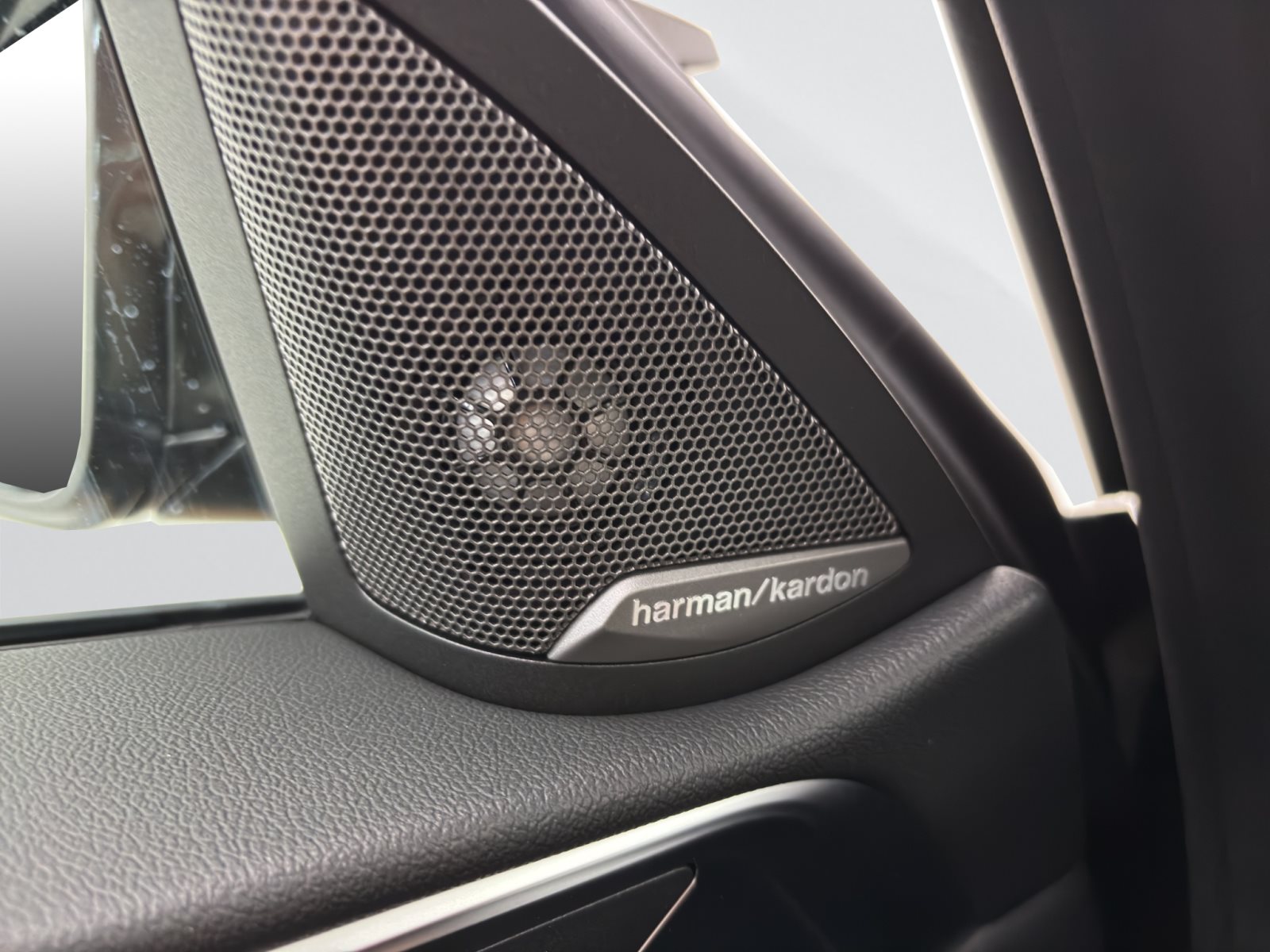 Fahrzeugabbildung BMW M4 Competition Coupé xDrive [HUD, ACC, h&k Sound]