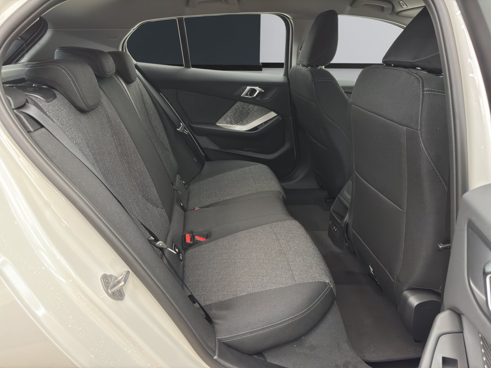 Fahrzeugabbildung BMW 120 [M Sport, Navi, 18 LMR, RFK, SHZ, LED] DAB