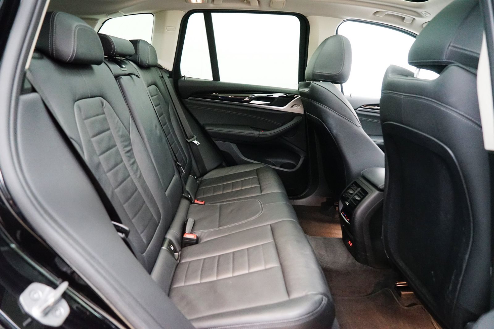 Fahrzeugabbildung BMW X3 xDrive20d [Live Cockpit+, Laser, HeadUp, LRH]