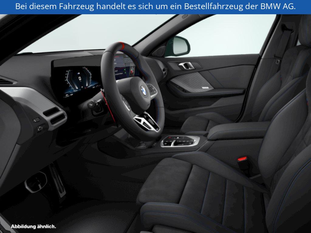 Fahrzeugabbildung BMW M135 xDrive