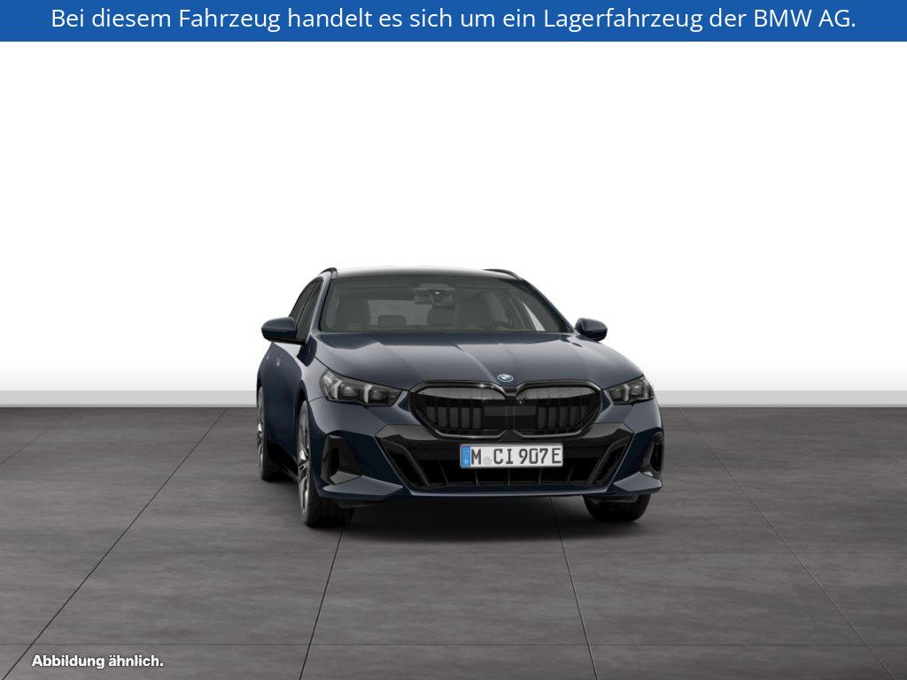 Fahrzeugabbildung BMW 550e xDrive Touring
