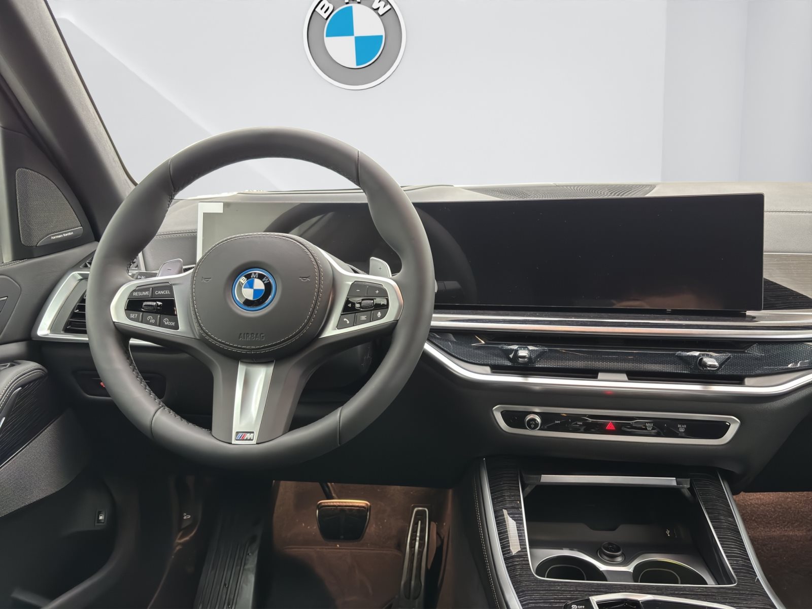 Fahrzeugabbildung BMW X5 xDrive50e [M Sport Pro, HUD, AHK, ACC, 22 LMR]