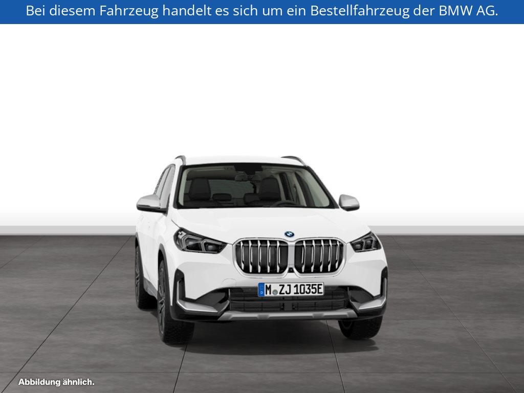Fahrzeugabbildung BMW X1 xDrive30e