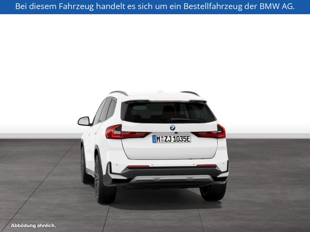Fahrzeugabbildung BMW X1 xDrive30e