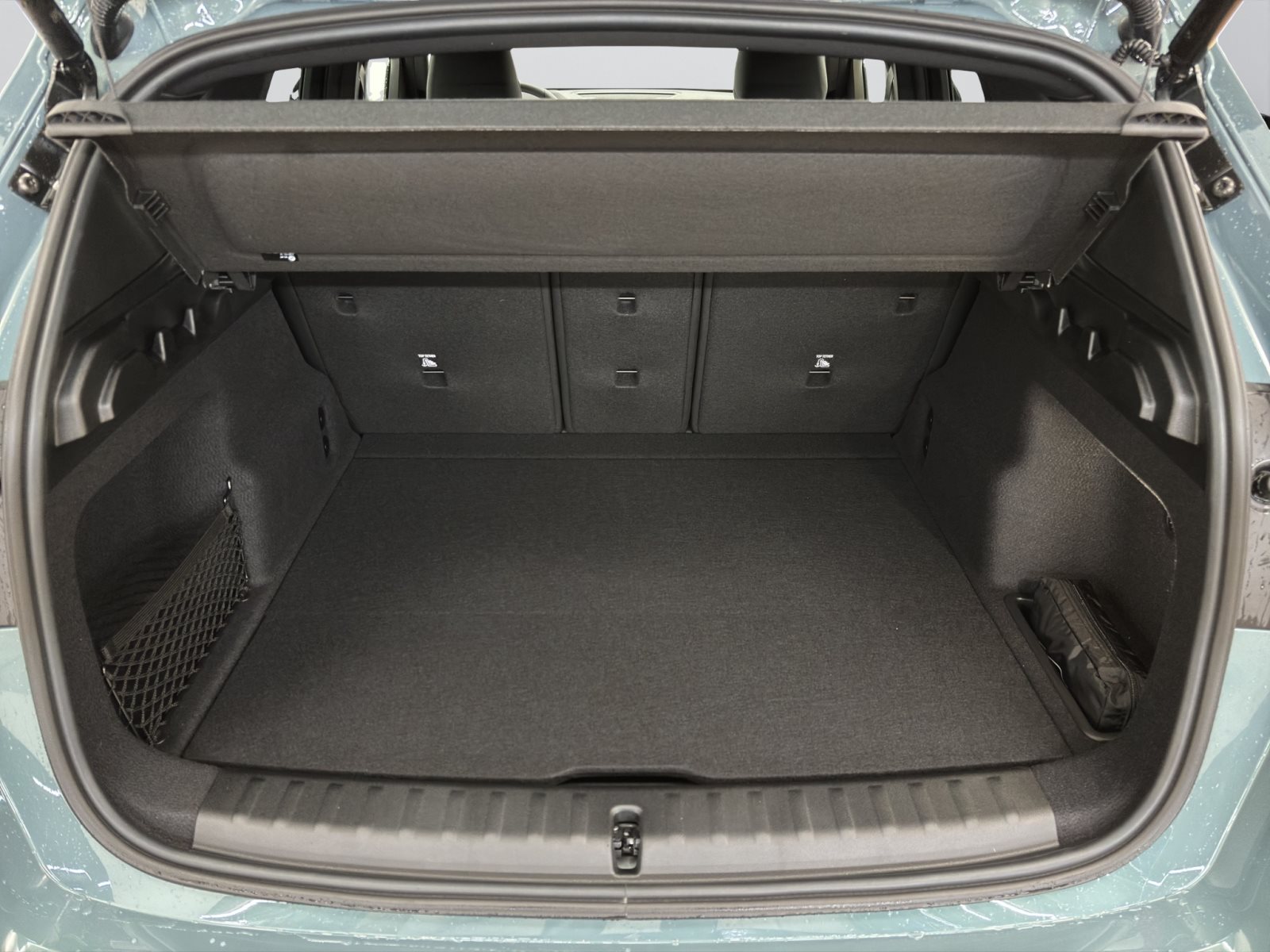 Fahrzeugabbildung BMW X1 xDrive23i [M Sport, HUD, AHK, ACC, RFK, 19 LMR]