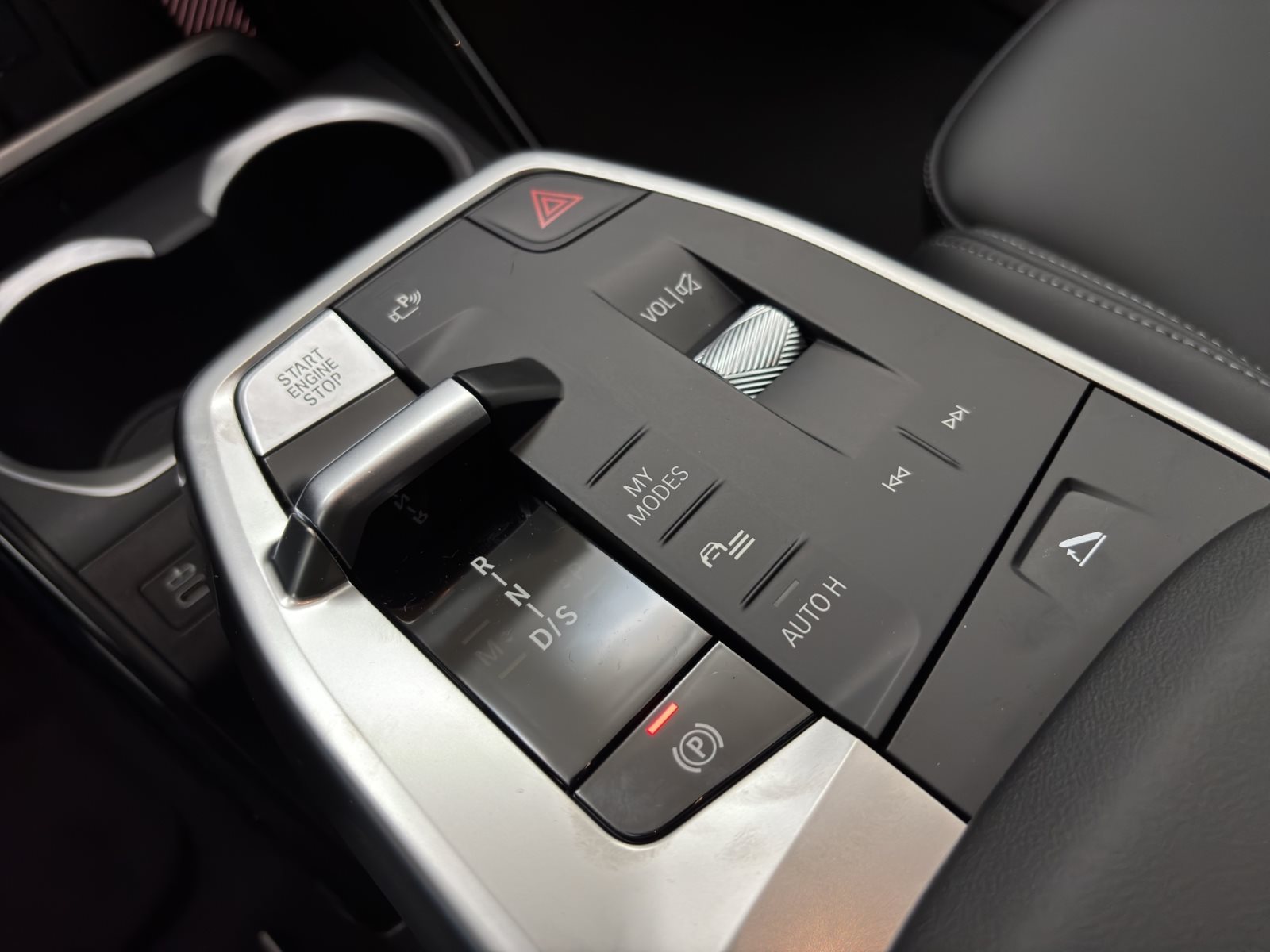 Fahrzeugabbildung BMW X1 xDrive23i [M Sport, HUD, AHK, ACC, RFK, 19 LMR]