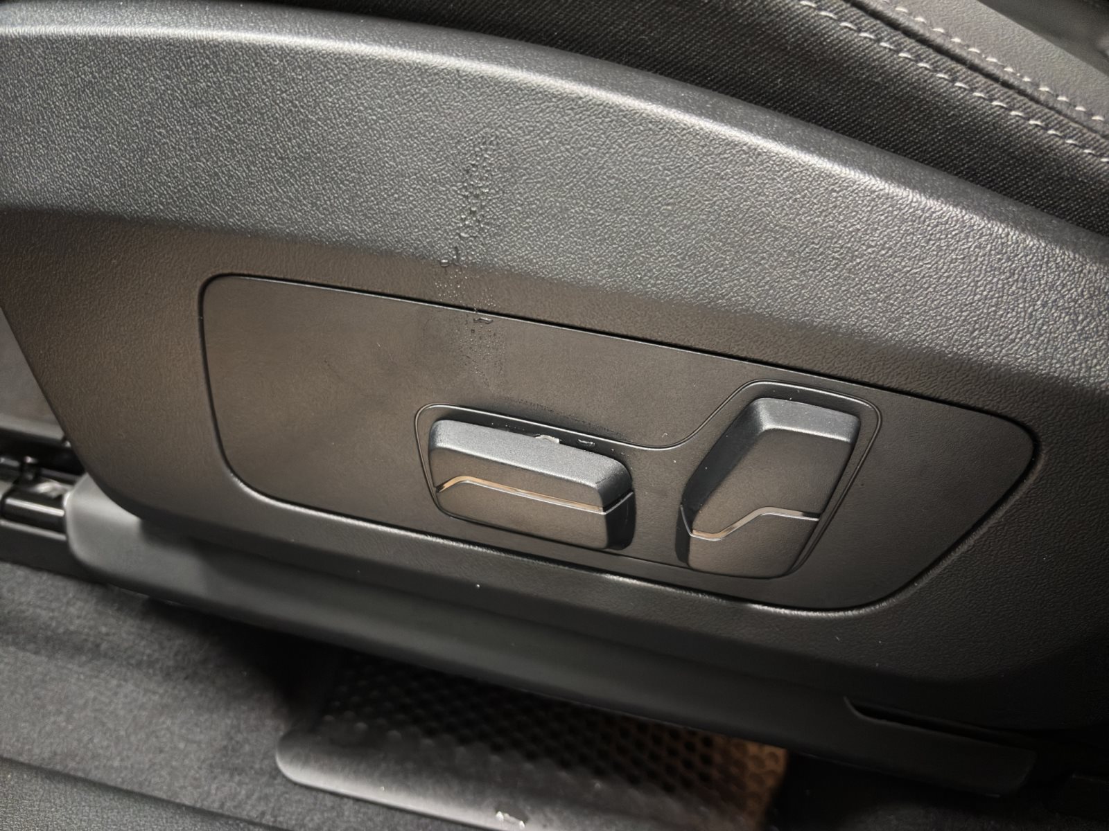 Fahrzeugabbildung BMW X1 xDrive23i [M Sport, HUD, AHK, ACC, RFK, 19 LMR]