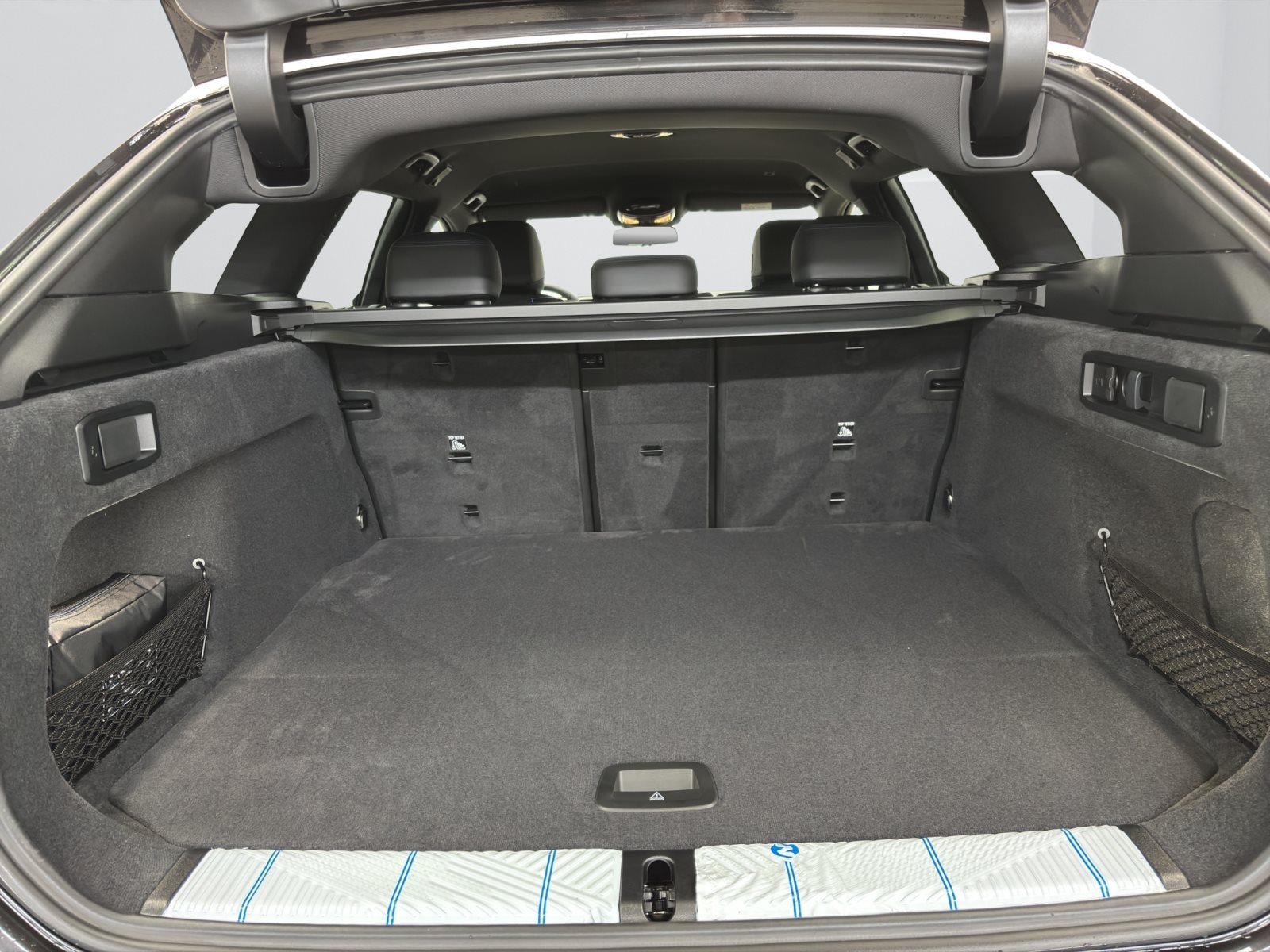 Fahrzeugabbildung BMW 520d Touring [M Sport Pro, AHK, ACC, h&k Sound]