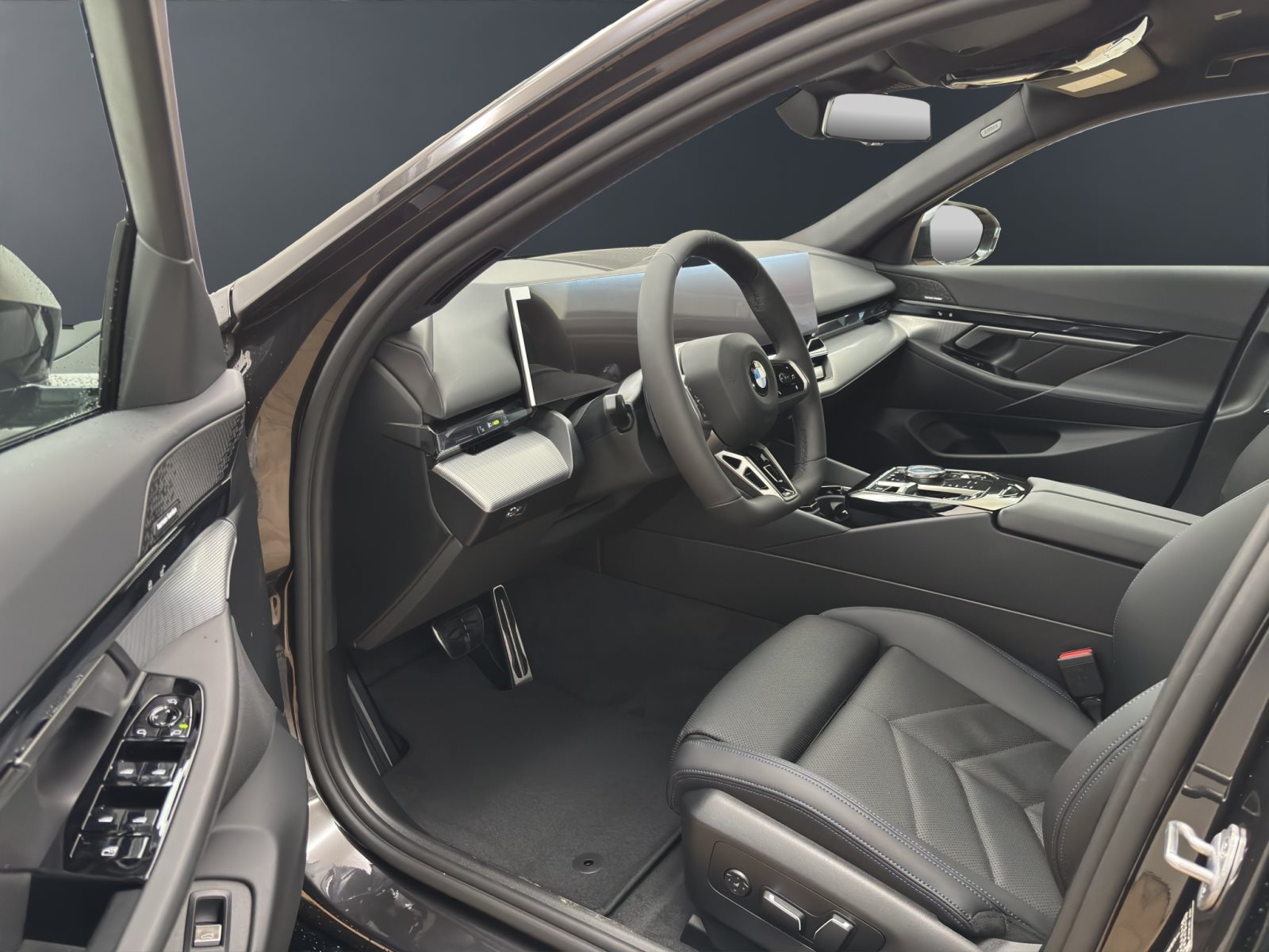 Fahrzeugabbildung BMW 520d Touring [M Sport Pro, AHK, ACC, h&k Sound]