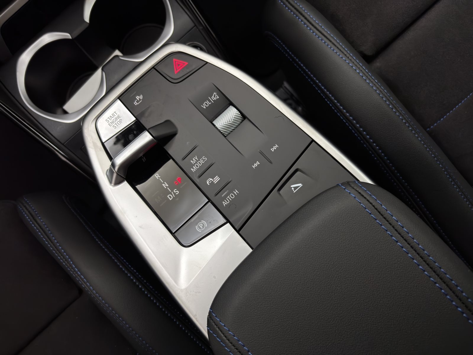 Fahrzeugabbildung BMW X1 sDrive20i [M Sport, HUD, AHK, ACC, Sitze elektr.]