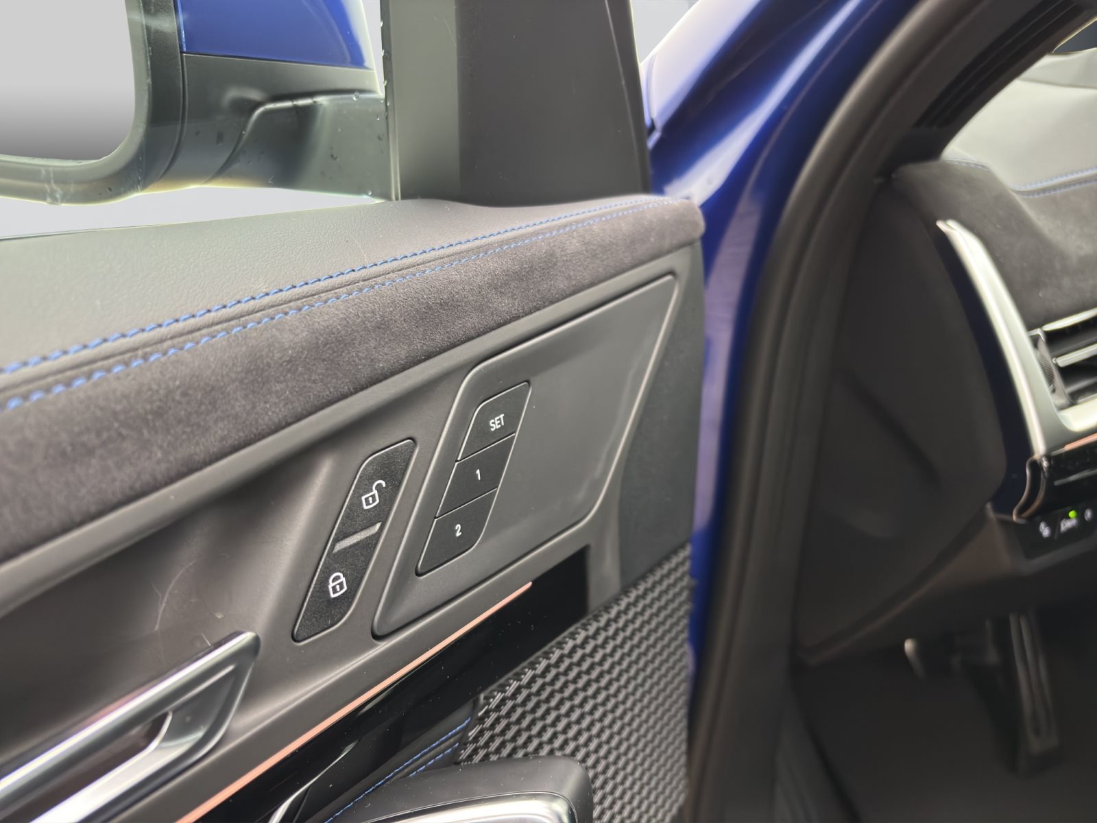 Fahrzeugabbildung BMW X1 sDrive20i [M Sport, HUD, AHK, ACC, Sitze elektr.]