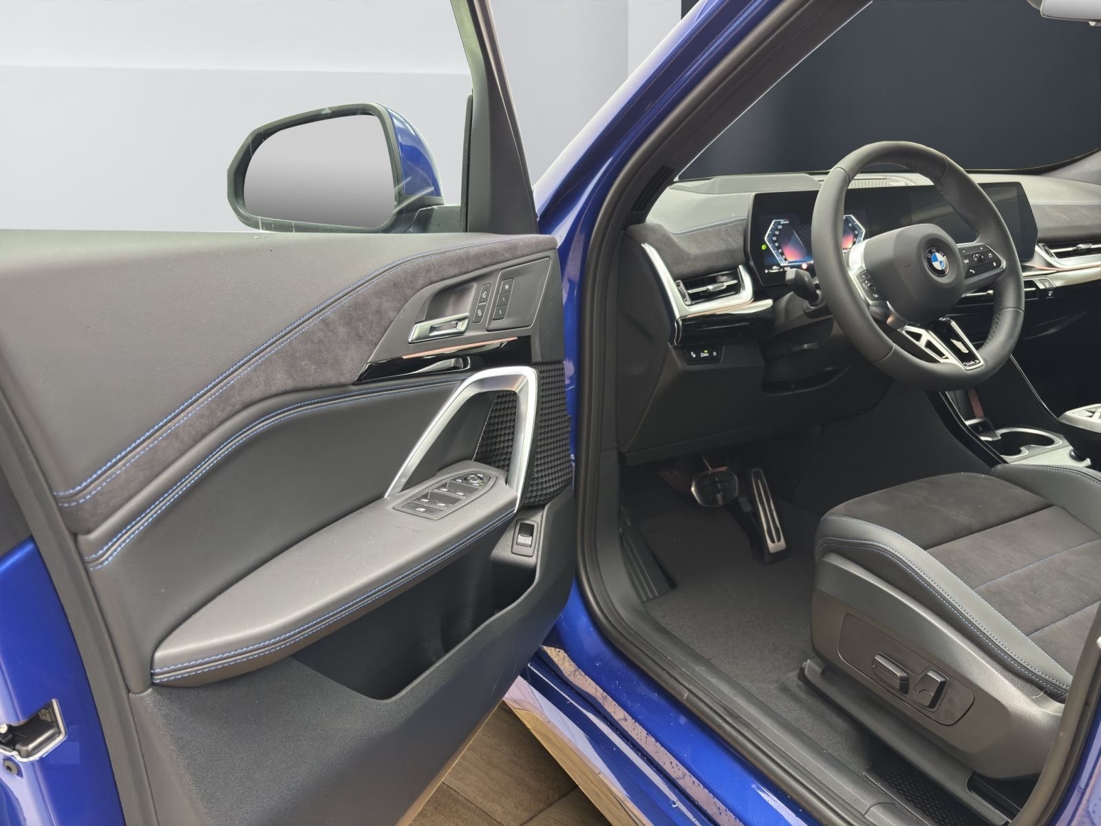 Fahrzeugabbildung BMW X1 sDrive20i [M Sport, HUD, AHK, ACC, Sitze elektr.]