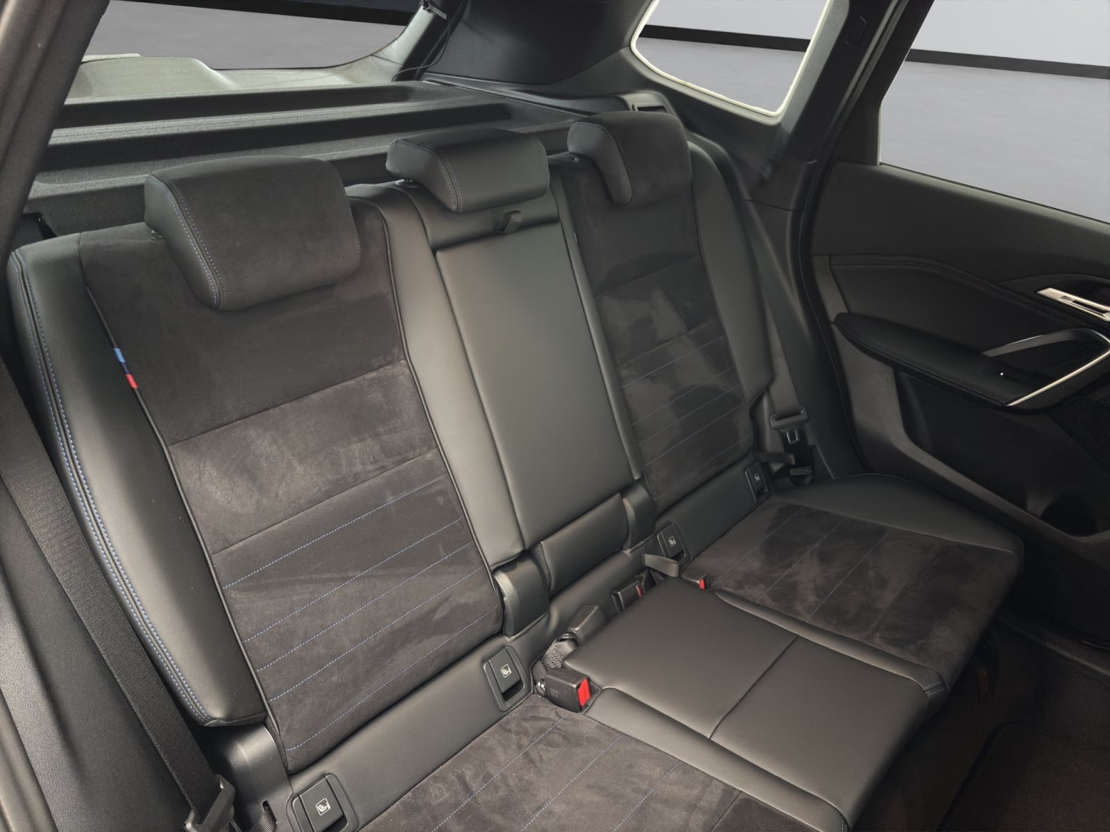 Fahrzeugabbildung BMW X1 sDrive20i [M Sport, HUD, AHK, ACC, Sitze elektr.]