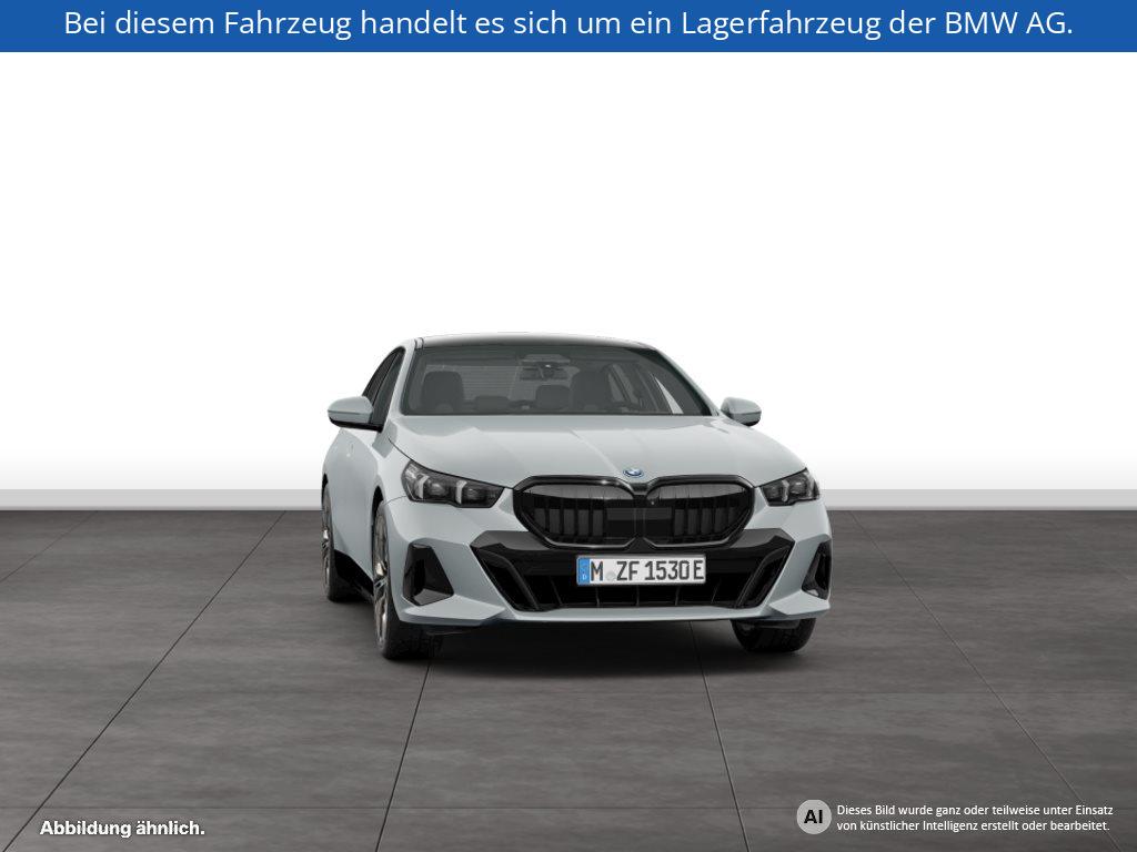 Fahrzeugabbildung BMW 550e xDrive Limousine
