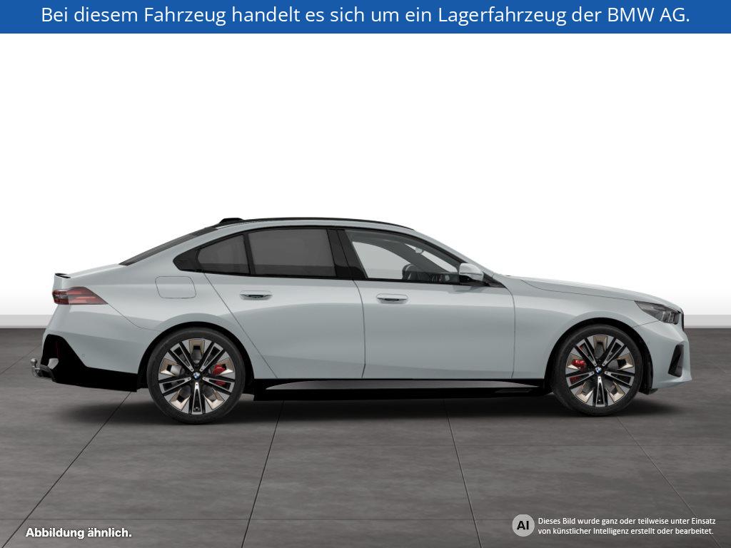 Fahrzeugabbildung BMW 550e xDrive Limousine