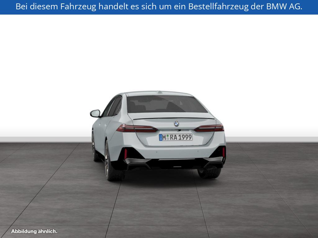 Fahrzeugabbildung BMW 520i Limousine