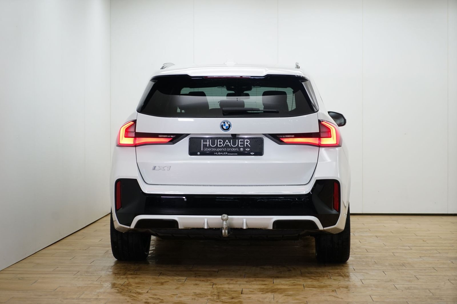 Fahrzeugabbildung BMW iX1 xDrive30 [M Sport, HUD, AHK, ACC, 360°, LRH]