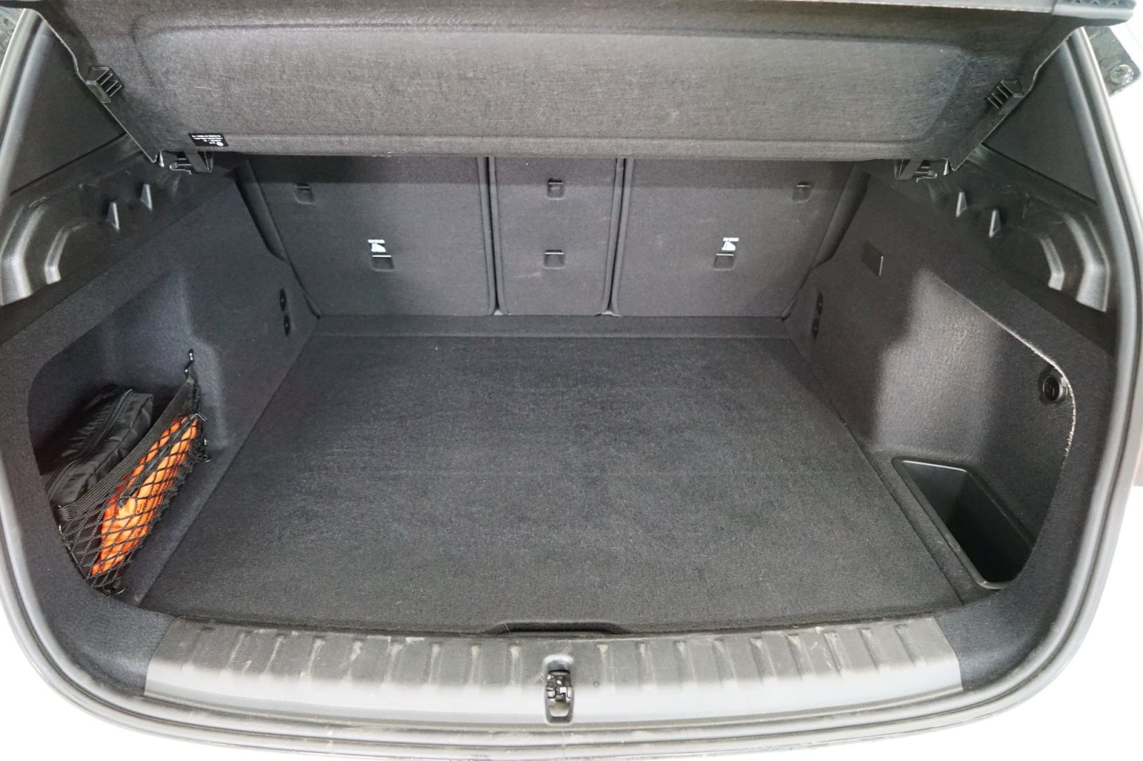 Fahrzeugabbildung BMW iX1 xDrive30 [M Sport, HUD, AHK, ACC, 360°, LRH]