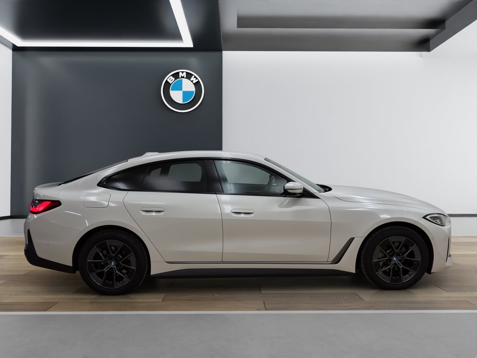 Fahrzeugabbildung BMW i4 eDrive35 Gran Coupé [ACC, RFK, HiFi, SHZ]