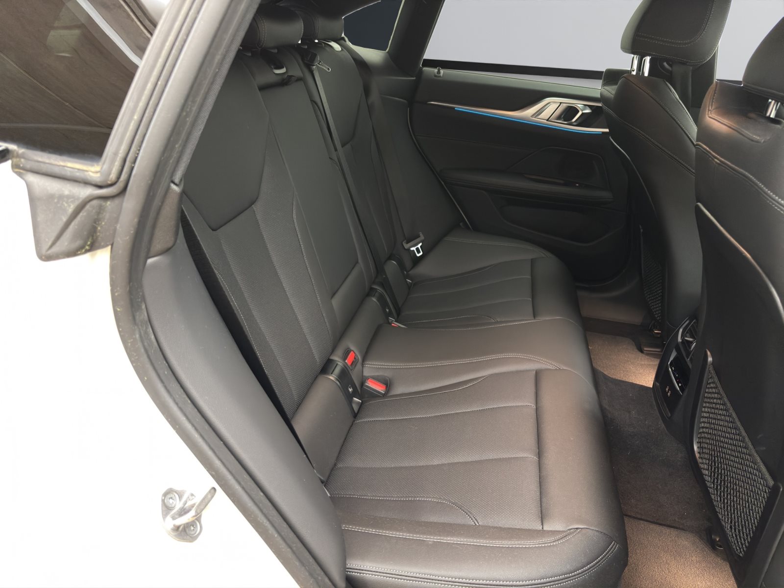 Fahrzeugabbildung BMW i4 eDrive35 Gran Coupé [ACC, RFK, HiFi, SHZ]