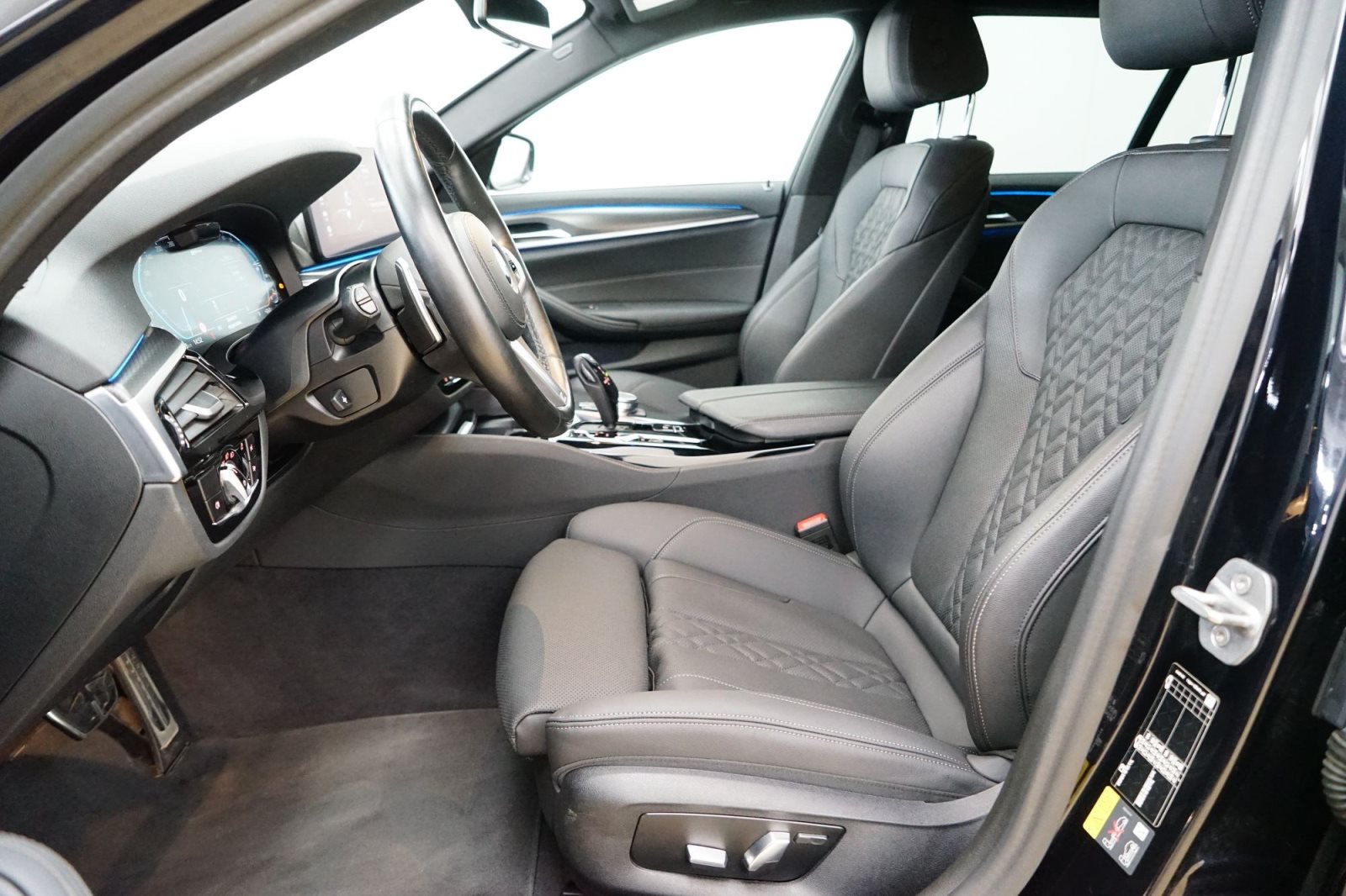 Fahrzeugabbildung BMW 530e Touring [M Sport, LC Prof, Laser, HUD, RFK]