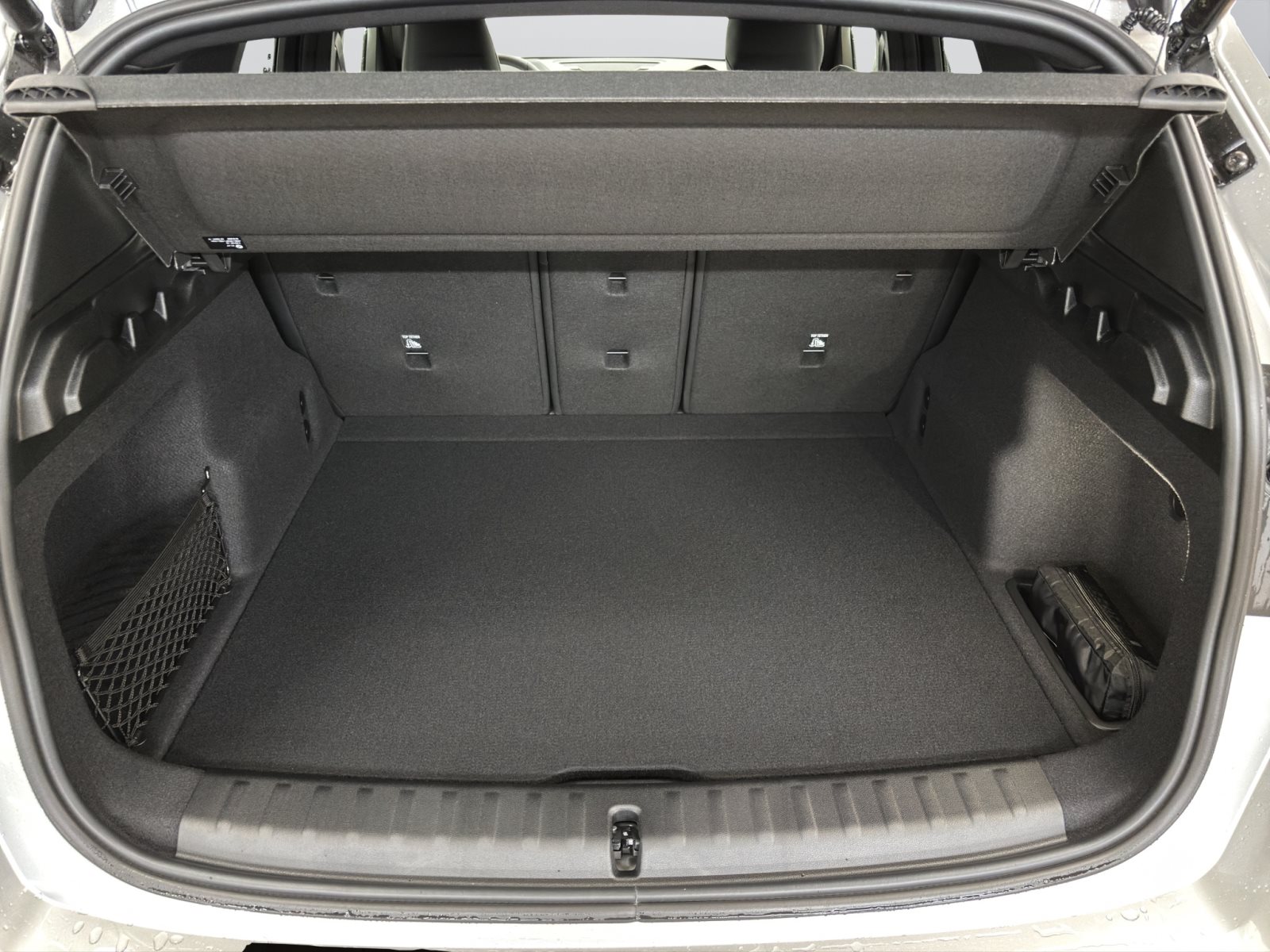 Fahrzeugabbildung BMW X1 sDrive20i [M Sport, HUD, AHK, ACC, 19 LMR]