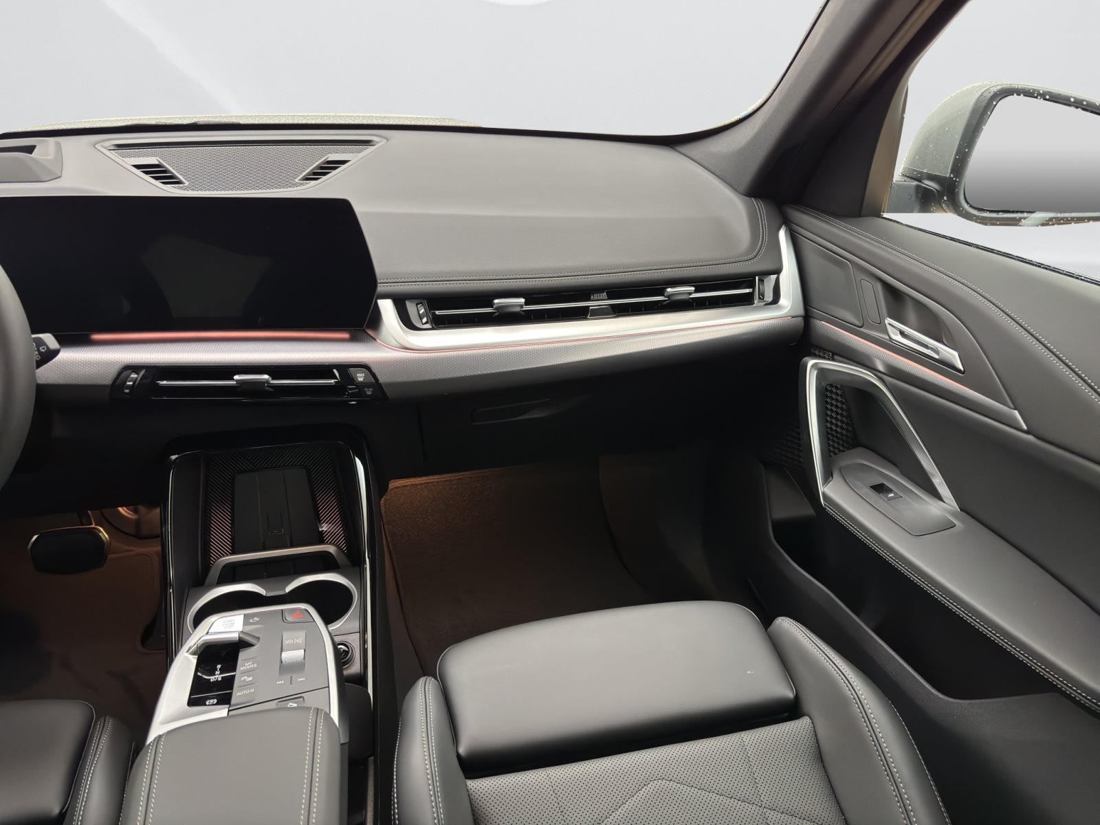 Fahrzeugabbildung BMW X1 sDrive20i [M Sport, HUD, AHK, ACC, 19 LMR]