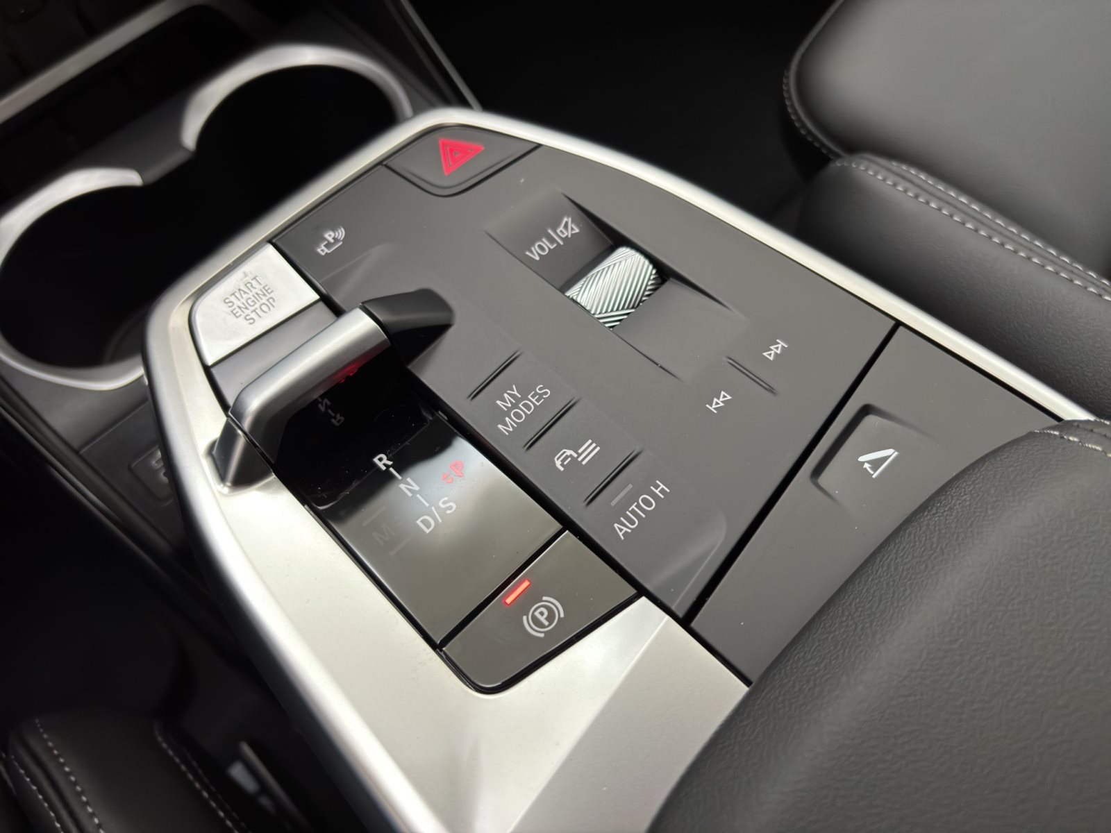 Fahrzeugabbildung BMW X1 sDrive20i [M Sport, HUD, AHK, ACC, 19 LMR]