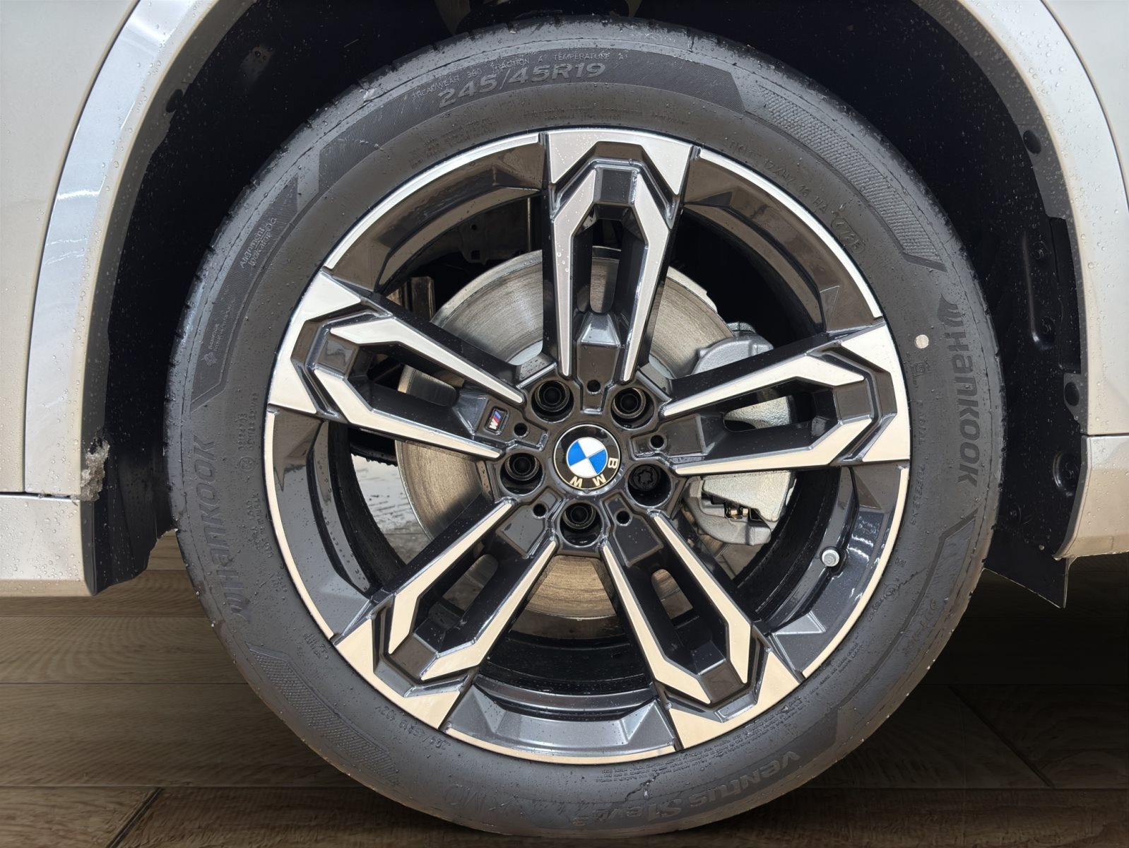 Fahrzeugabbildung BMW X1 sDrive20i [M Sport, HUD, AHK, ACC, 19 LMR]