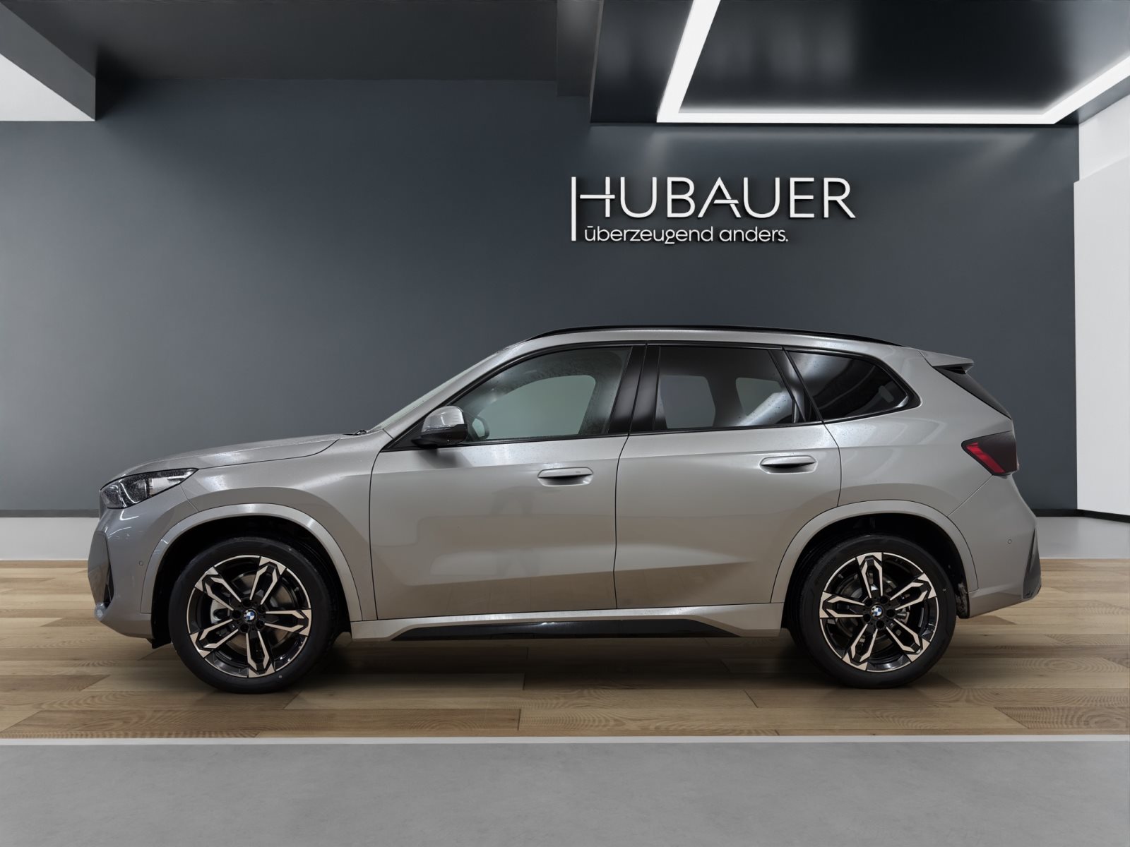 Fahrzeugabbildung BMW X1 sDrive20i [M Sport, HUD, AHK, ACC, 19 LMR]