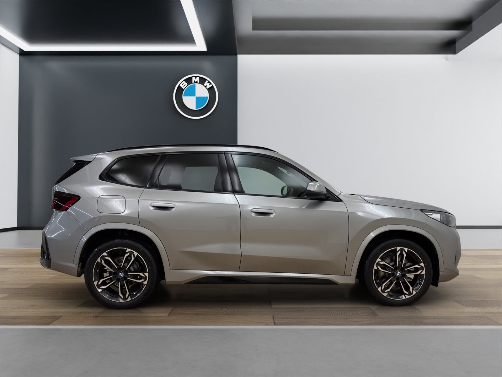 Fahrzeugabbildung BMW X1 sDrive20i [M Sport, HUD, AHK, ACC, 19 LMR]